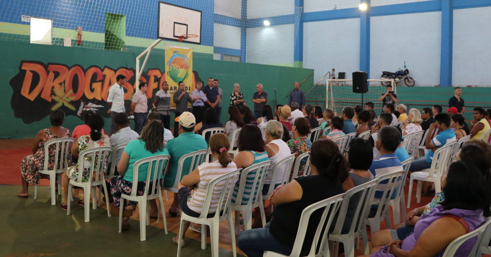 Prefeitura realiza reunião com moradores dos bairros Ana Elisa e Imperial 